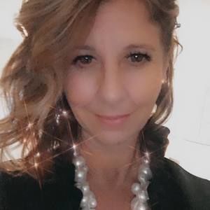 Meet your Posher, Joelle